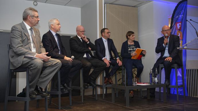 De gauche à droite, Martin Migonney, DG de Noriap, Damien François, le DGA, François Gaffet, le président, Francis Hennebert, président de La Flandre, Nathalie Ternois, directrice innovation et communication Noriap, Patrick Druart, directeur opérationnel La Flandre. © LA FLANDRE